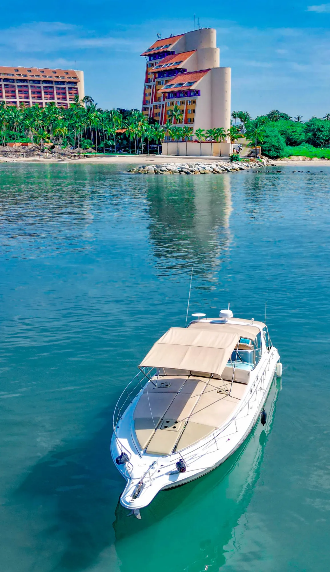 Boutique Yacht Charter Puerto Vallarta – Churros & Chocolates (Sea Ray) 2