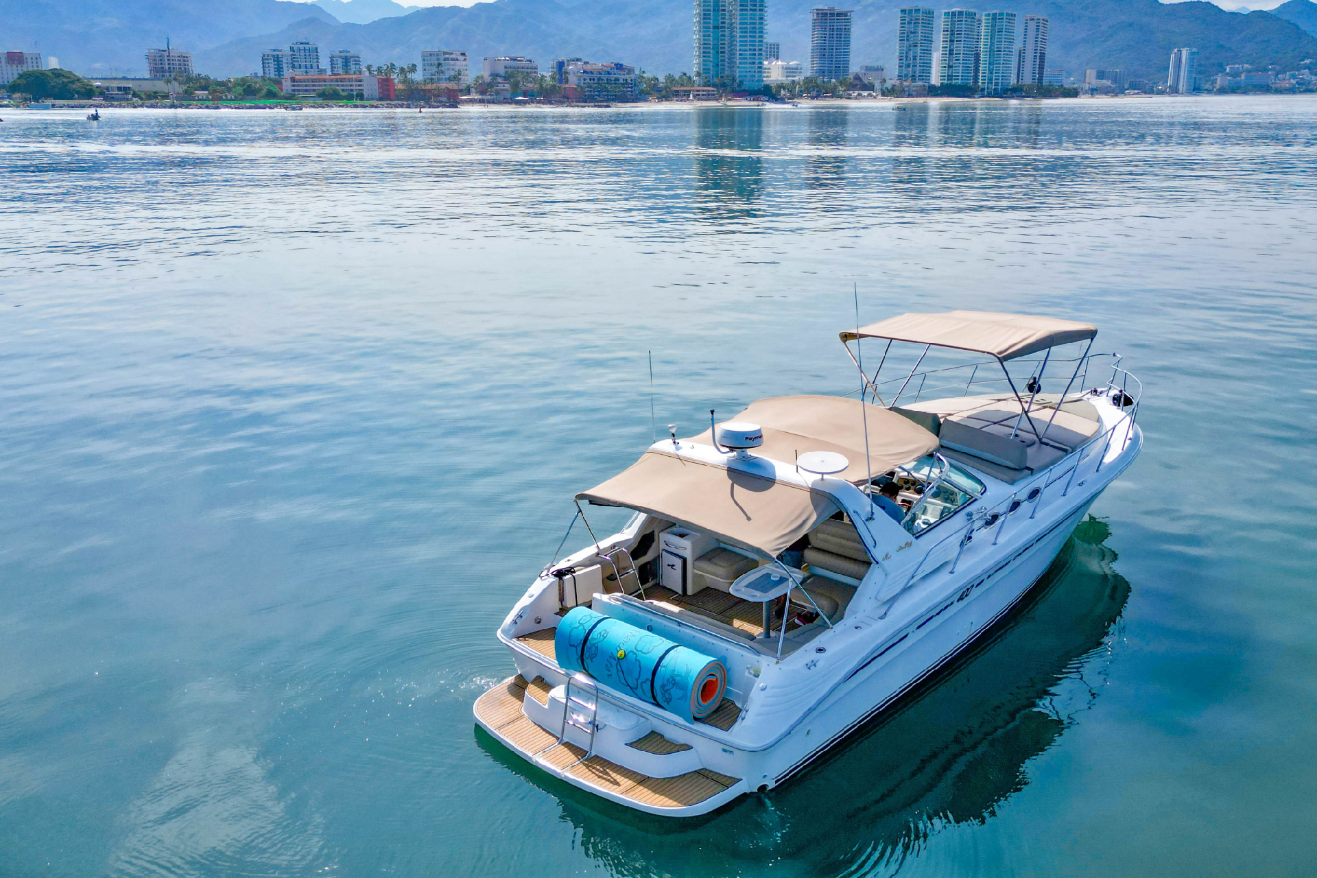 Boutique Yacht Charter Puerto Vallarta – Churros & Chocolates (Sea Ray)