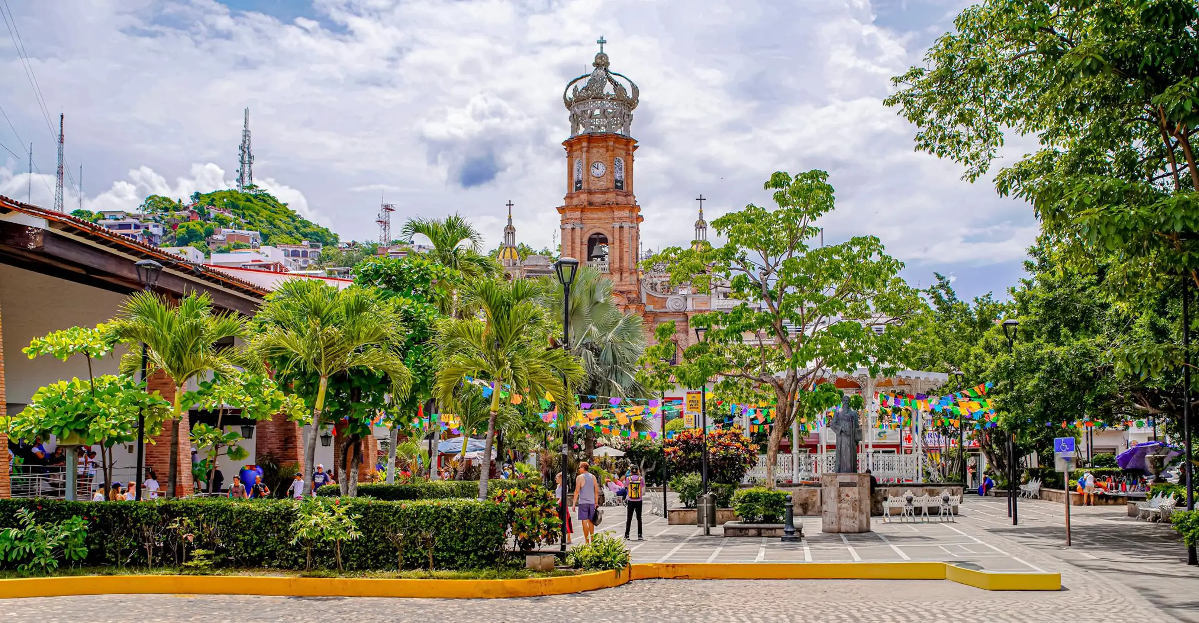 Puerto Vallarta City Tour – Malecón, Church & Tequila Tasting 4