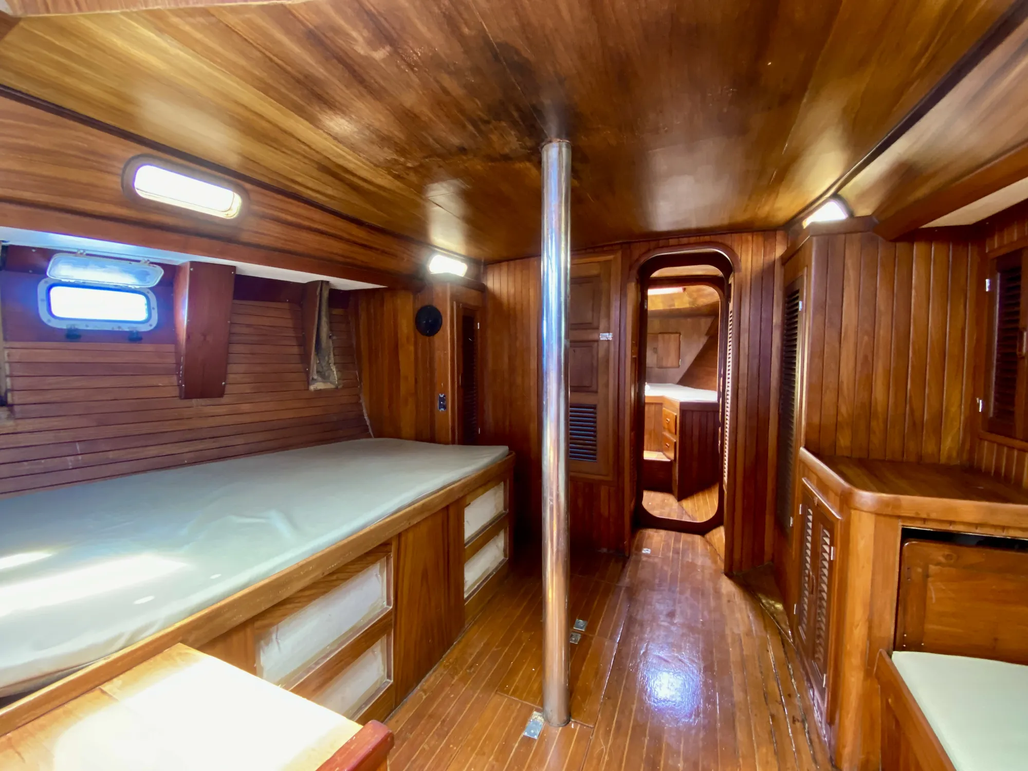 Classic Sailboat Charter Puerto Vallarta – Maui (Sunset, Romance & Sailing) 4